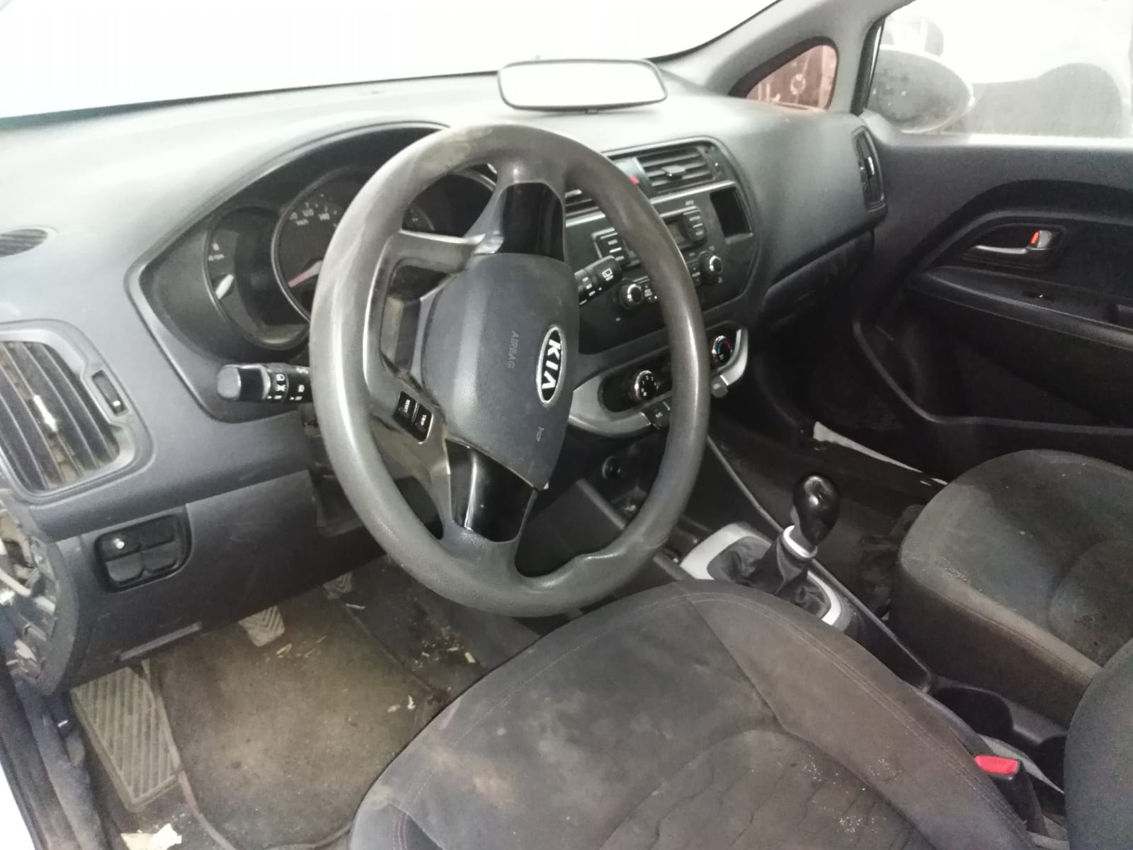  Kia RIO 2012    EN DESARME